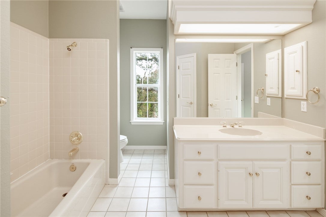 College Station, Texas, 77845, United States, 5 Bedrooms Bedrooms, ,4 BathroomsBathrooms,Residential,Active,1995286