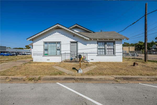 305 CEDAR ST, HEARNE, TX 77859 - Image 1