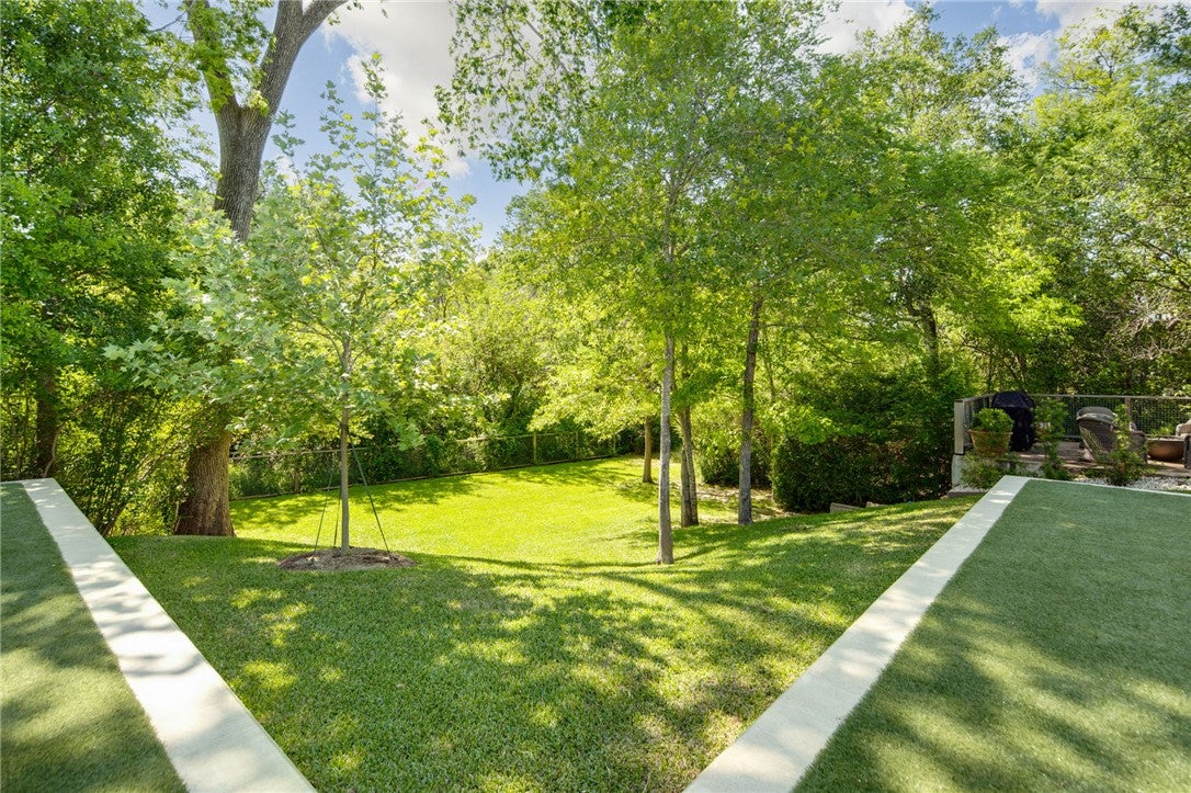 Bryan, Texas, 77802, United States, 3 Bedrooms Bedrooms, ,4 BathroomsBathrooms,Residential,Contingent,1798007