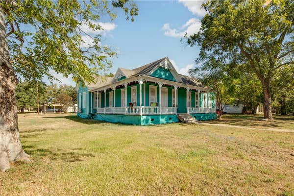 610 W DAVIS ST, HEARNE, TX 77859, photo 4 of 19