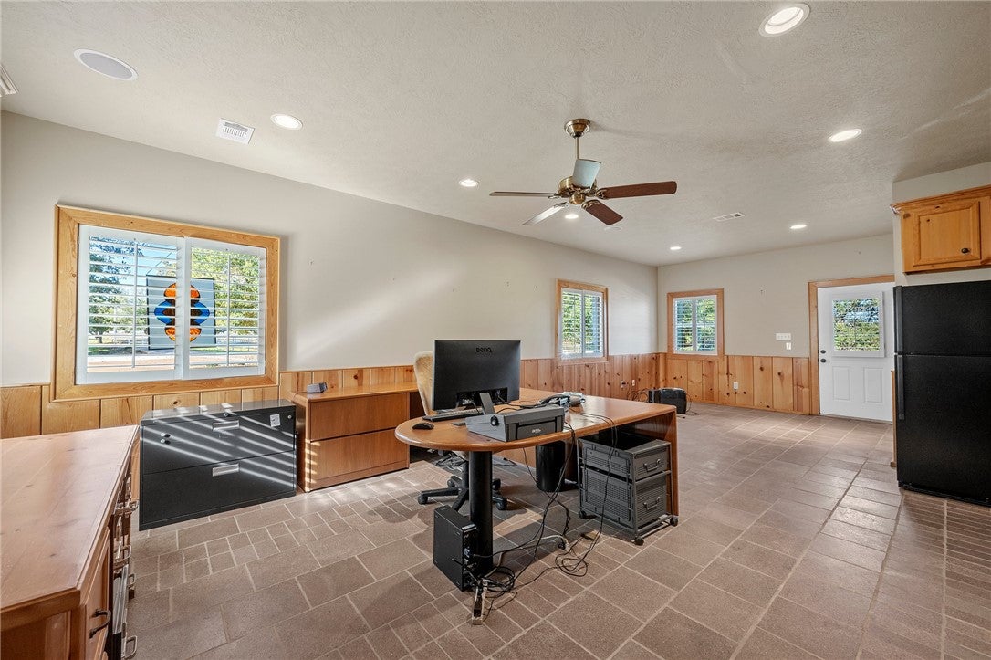 Bryan, Texas, 77808, United States, 6 Bedrooms Bedrooms, ,8 BathroomsBathrooms,Residential,Active,1959934