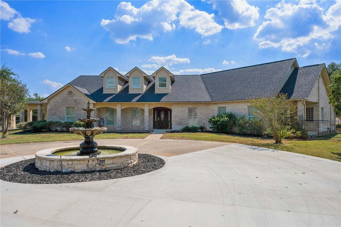Bryan, Texas, 77808, United States, 6 Bedrooms Bedrooms, ,8 BathroomsBathrooms,Residential,Active,1960115