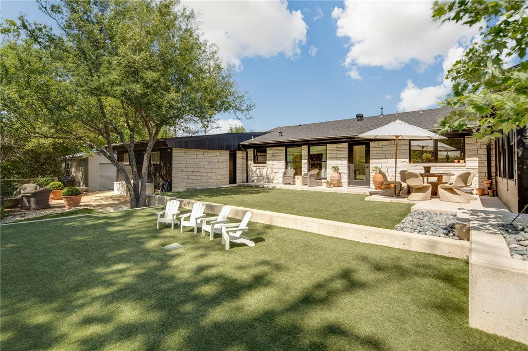 Bryan, Texas, 77802, United States, 3 Bedrooms Bedrooms, ,4 BathroomsBathrooms,Residential,Contingent,1798007