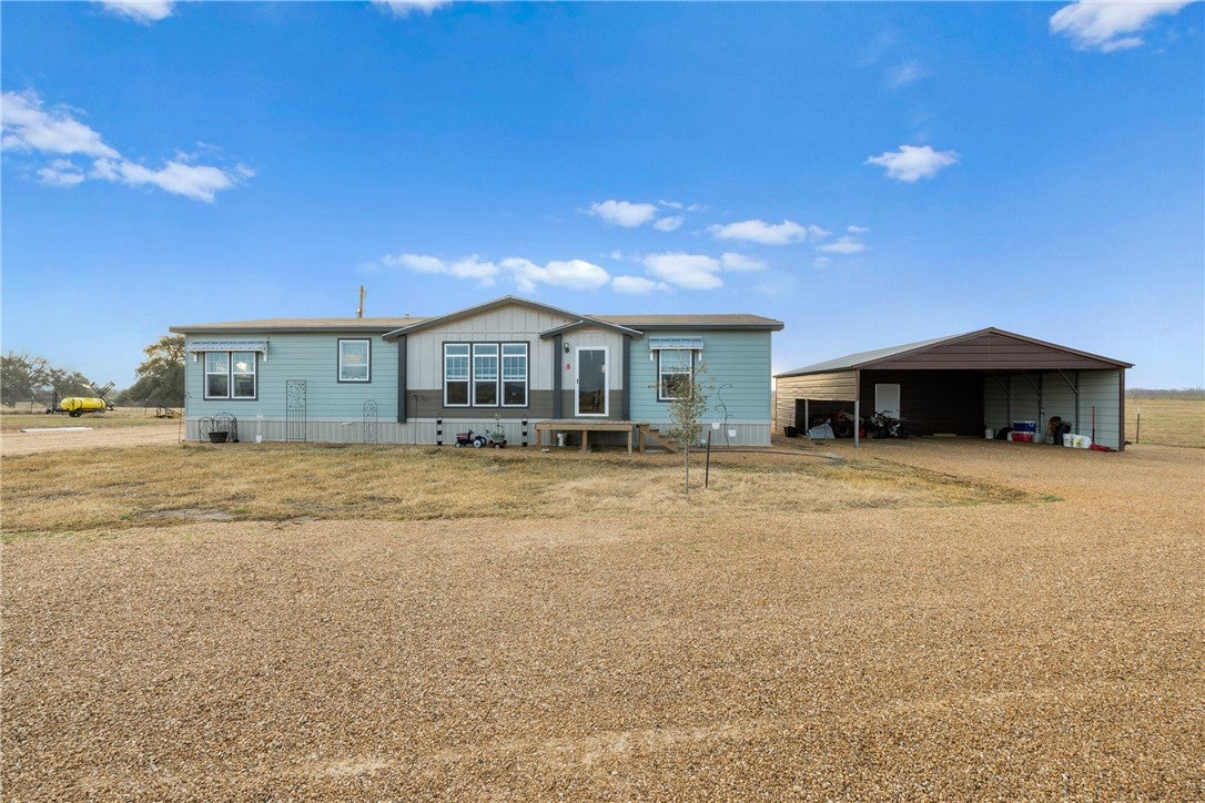 Cameron, Texas, 76520, United States, 5 Bedrooms Bedrooms, ,4 BathroomsBathrooms,Residential,Active,1898025