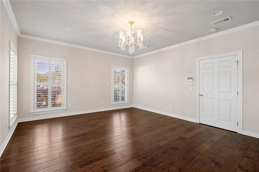 Bryan, Texas, 77808, United States, 6 Bedrooms Bedrooms, ,8 BathroomsBathrooms,Residential,Active,1960115