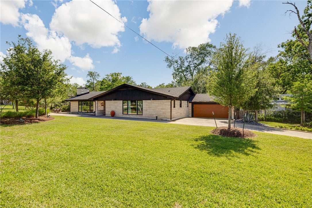 Bryan, Texas, 77802, United States, 3 Bedrooms Bedrooms, ,4 BathroomsBathrooms,Residential,Contingent,1798007