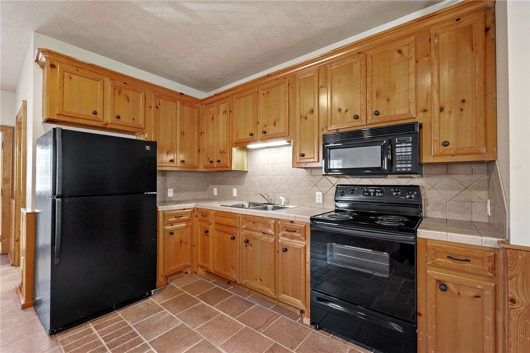 Bryan, Texas, 77808, United States, 6 Bedrooms Bedrooms, ,8 BathroomsBathrooms,Residential,Active,1959934