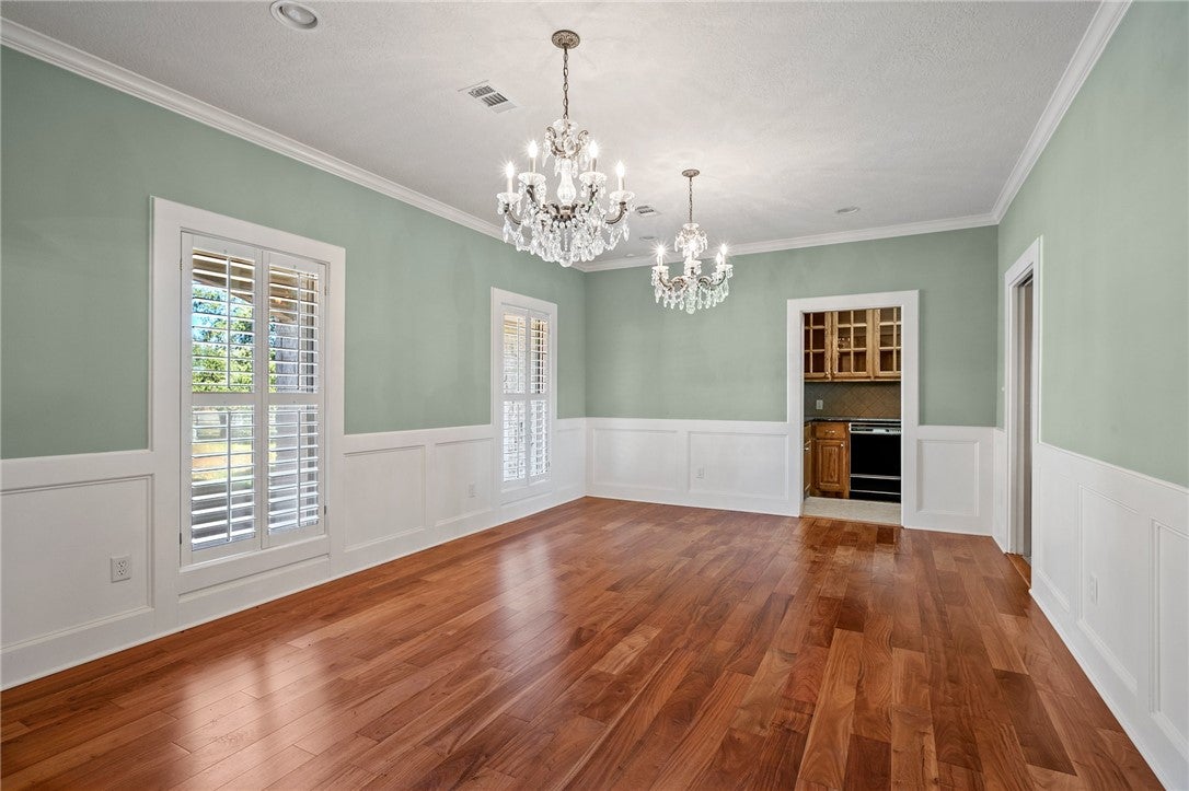 Bryan, Texas, 77808, United States, 6 Bedrooms Bedrooms, ,8 BathroomsBathrooms,Residential,Active,1960115