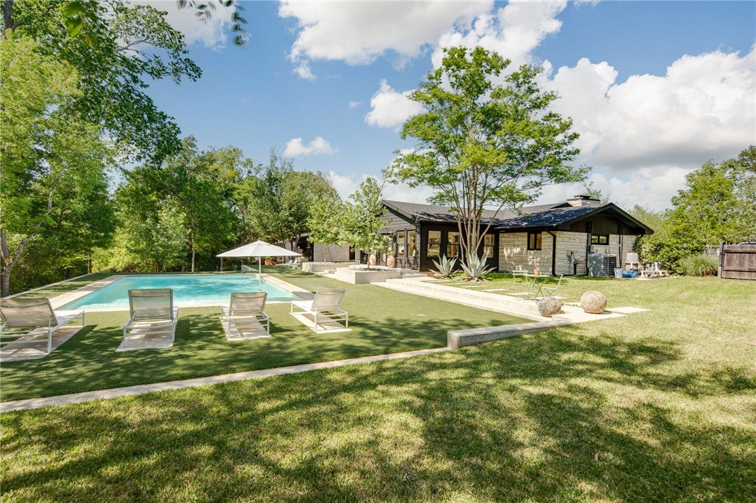 Bryan, Texas, 77802, United States, 3 Bedrooms Bedrooms, ,4 BathroomsBathrooms,Residential,Contingent,1798007