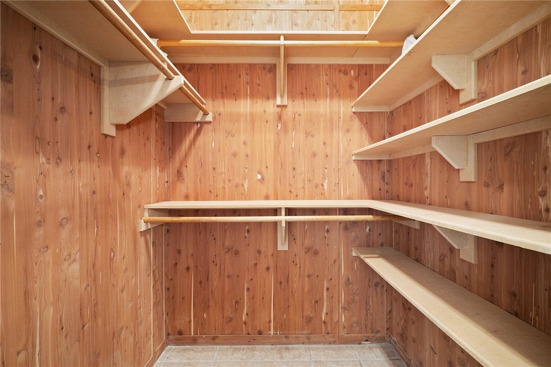 Bryan, Texas, 77808, United States, 6 Bedrooms Bedrooms, ,8 BathroomsBathrooms,Residential,Active,1960115