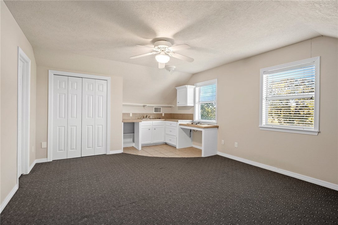 Bryan, Texas, 77808, United States, 6 Bedrooms Bedrooms, ,8 BathroomsBathrooms,Residential,Active,1959934