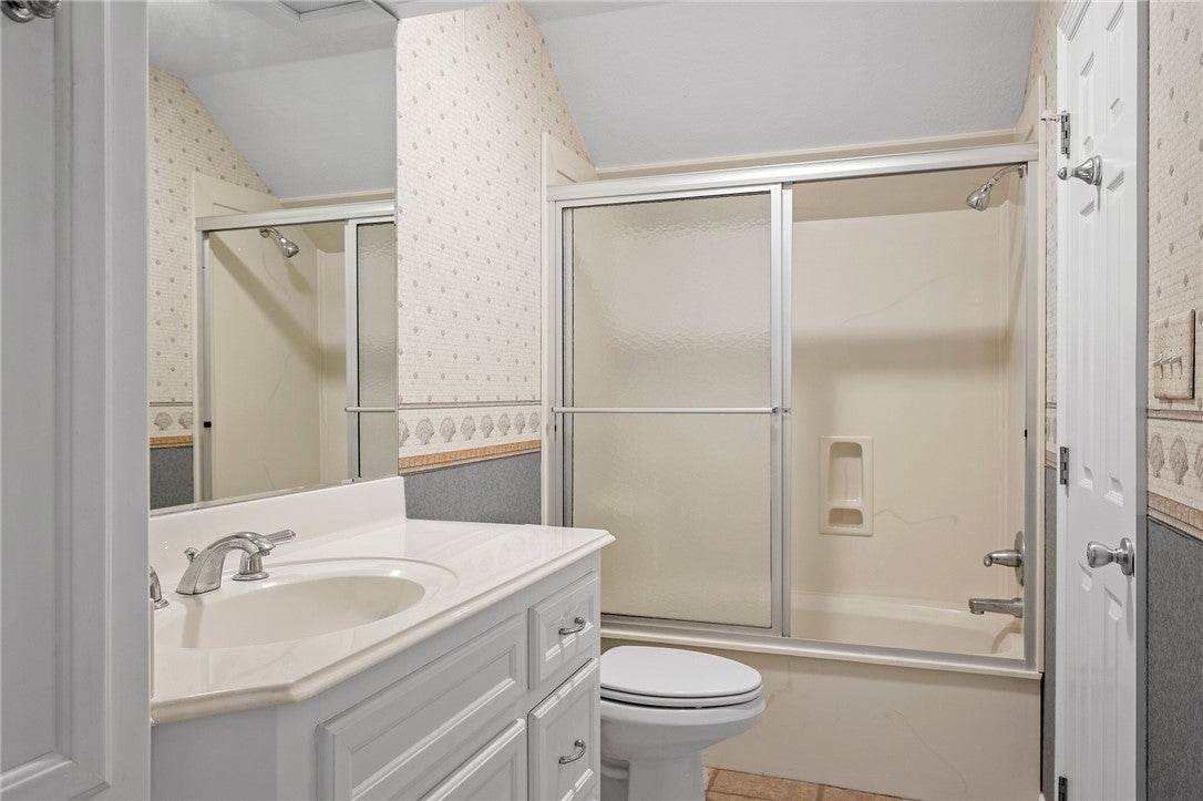 Bryan, Texas, 77808, United States, 6 Bedrooms Bedrooms, ,8 BathroomsBathrooms,Residential,Active,1960115