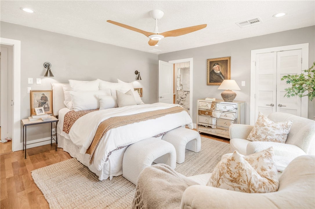 Bryan, Texas, 77802, United States, 3 Bedrooms Bedrooms, ,4 BathroomsBathrooms,Residential,Contingent,1798007