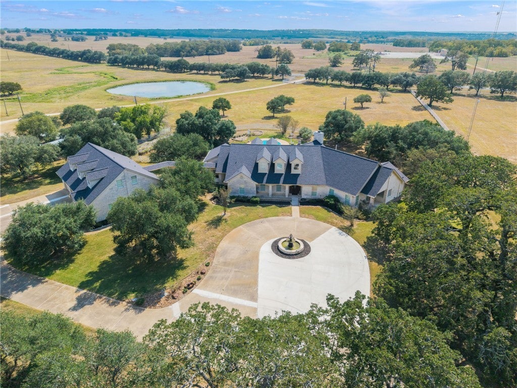 Bryan, Texas, 77808, United States, 6 Bedrooms Bedrooms, ,8 BathroomsBathrooms,Residential,Active,1959934