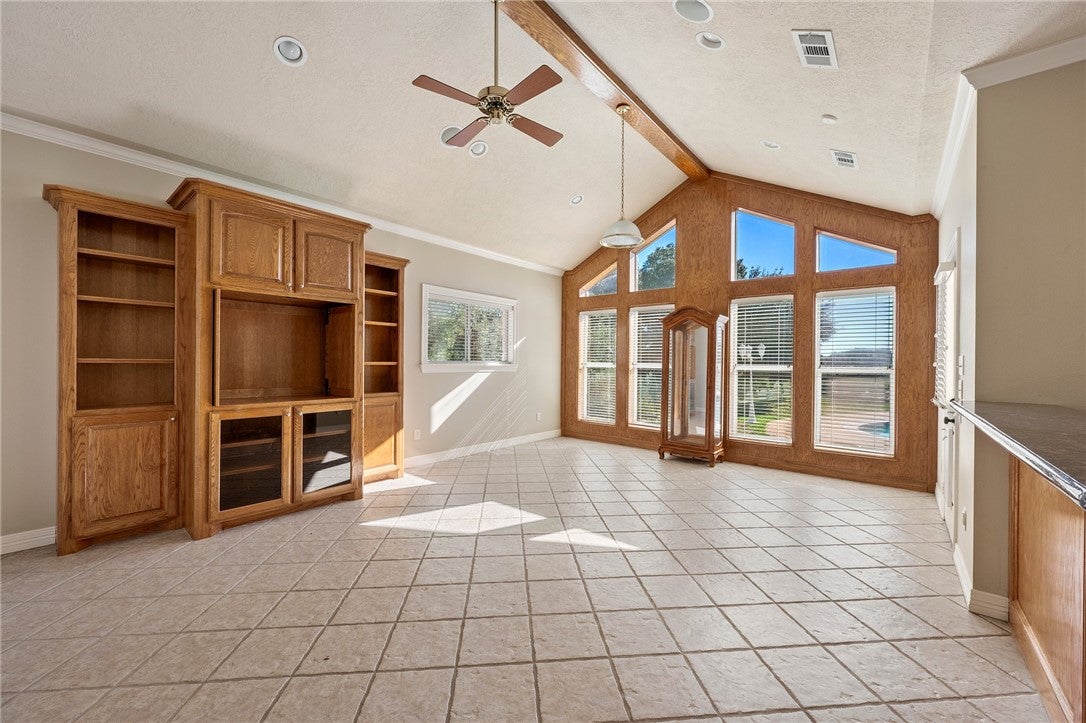 Bryan, Texas, 77808, United States, 6 Bedrooms Bedrooms, ,8 BathroomsBathrooms,Residential,Active,1960115