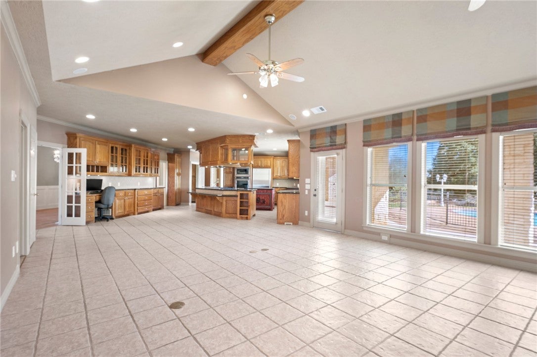 Bryan, Texas, 77808, United States, 6 Bedrooms Bedrooms, ,8 BathroomsBathrooms,Residential,Active,1959934