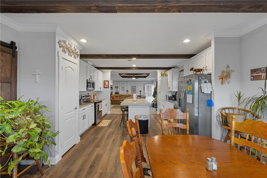 Cameron, Texas, 76520, United States, 5 Bedrooms Bedrooms, ,4 BathroomsBathrooms,Residential,Active,1898025