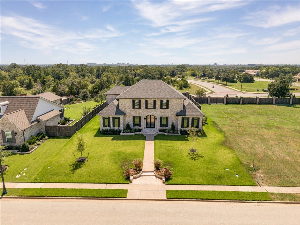 Bryan, Texas, 77802, United States, 4 Bedrooms Bedrooms, ,5 BathroomsBathrooms,Residential,Active,1747345
