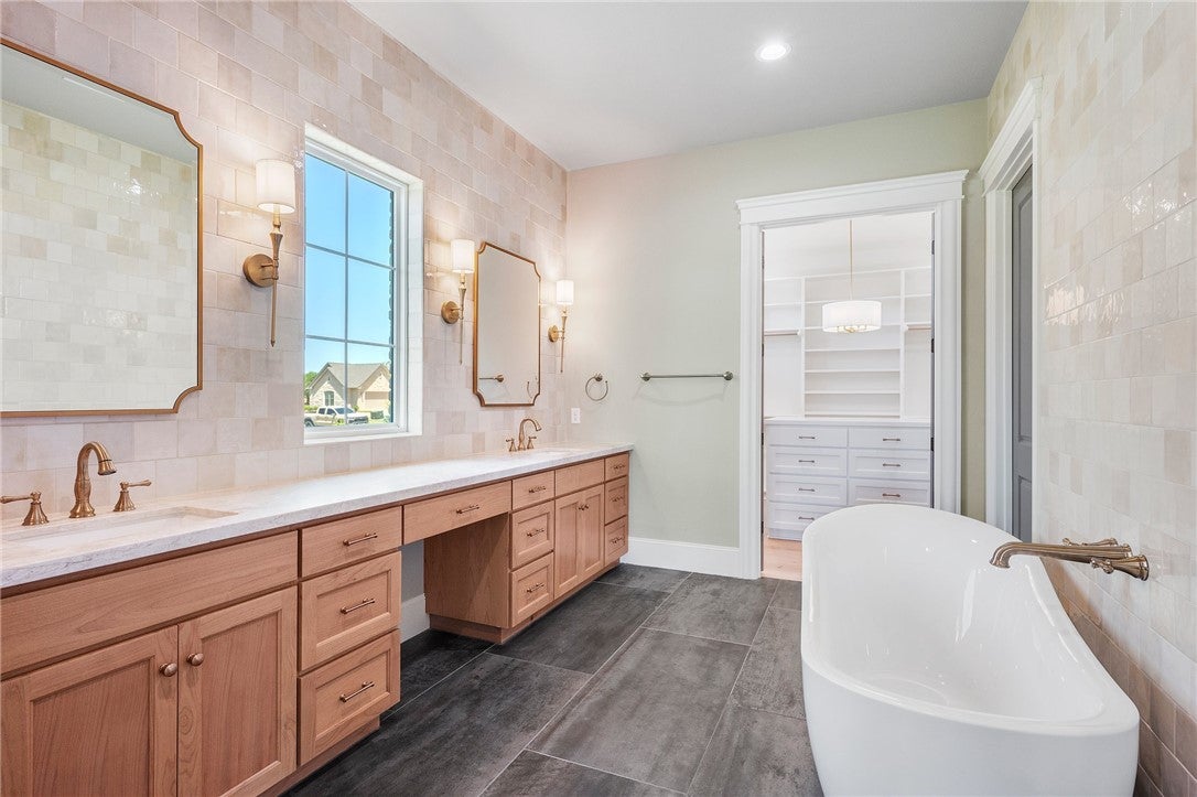 Bryan, Texas, 77802, United States, 4 Bedrooms Bedrooms, ,5 BathroomsBathrooms,Residential,Active,1747345