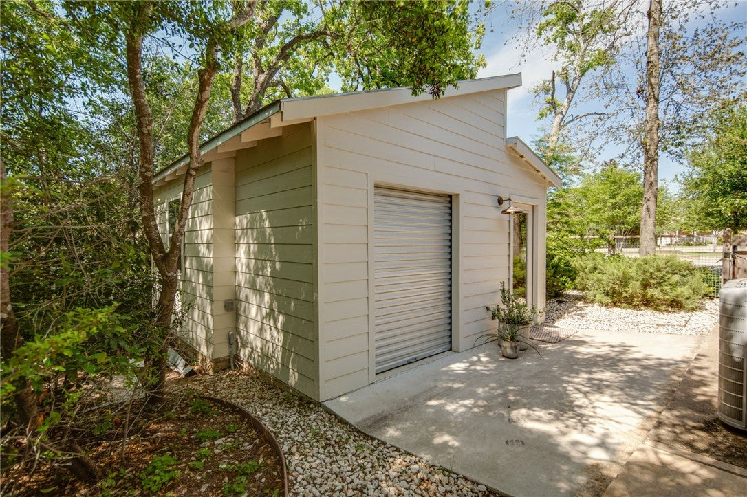 Bryan, Texas, 77802, United States, 3 Bedrooms Bedrooms, ,4 BathroomsBathrooms,Residential,Contingent,1798007