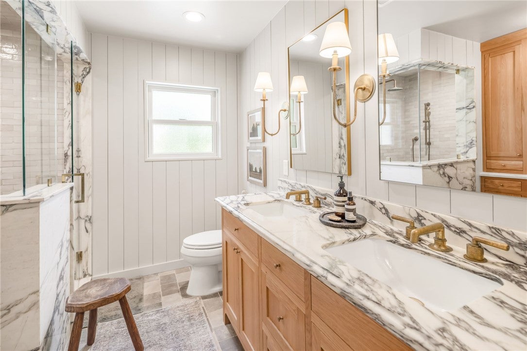 Bryan, Texas, 77802, United States, 3 Bedrooms Bedrooms, ,4 BathroomsBathrooms,Residential,Contingent,1798007