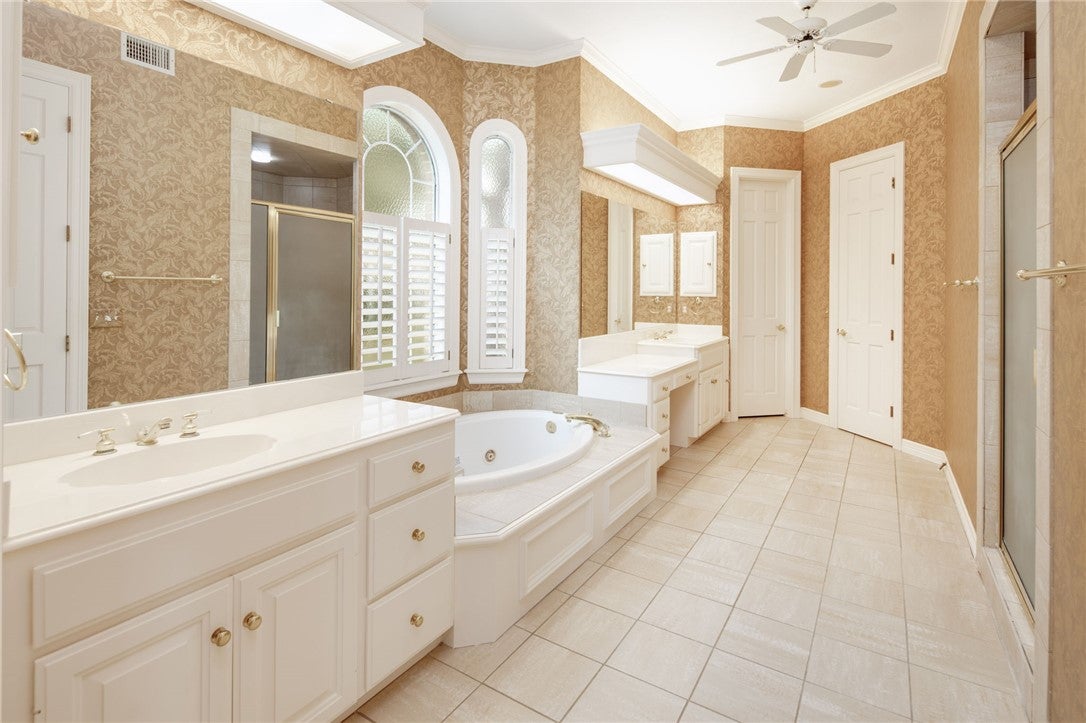 College Station, Texas, 77845, United States, 5 Bedrooms Bedrooms, ,4 BathroomsBathrooms,Residential,Active,1995286