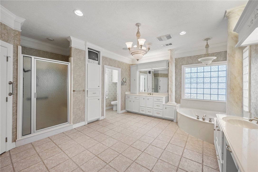 Bryan, Texas, 77808, United States, 6 Bedrooms Bedrooms, ,8 BathroomsBathrooms,Residential,Active,1959934