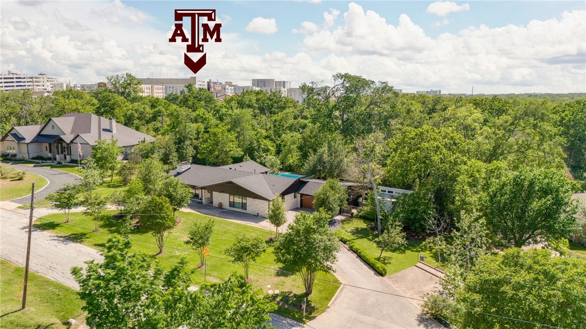 Bryan, Texas, 77802, United States, 3 Bedrooms Bedrooms, ,4 BathroomsBathrooms,Residential,Contingent,1798007