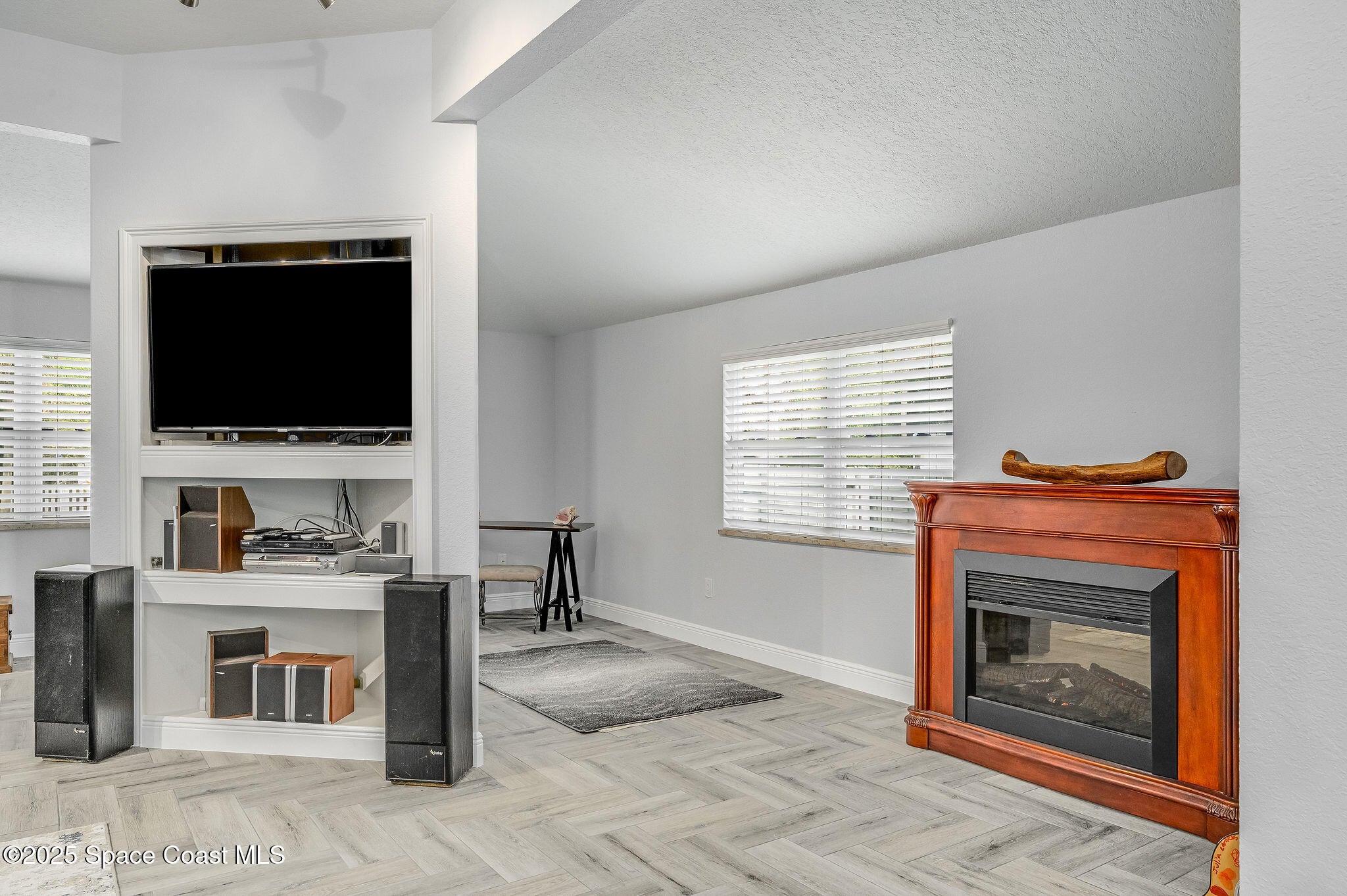 Melbourne, Florida, 32901, United States, 2 Bedrooms Bedrooms, ,2 BathroomsBathrooms,Residential,Active,1902939
