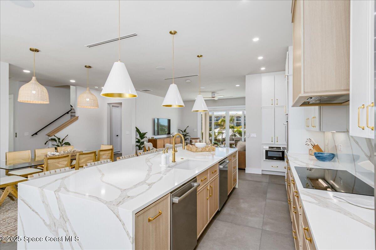 Cocoa Beach, Florida, 32931, United States, 5 Bedrooms Bedrooms, ,4 BathroomsBathrooms,Residential,Active,1954326