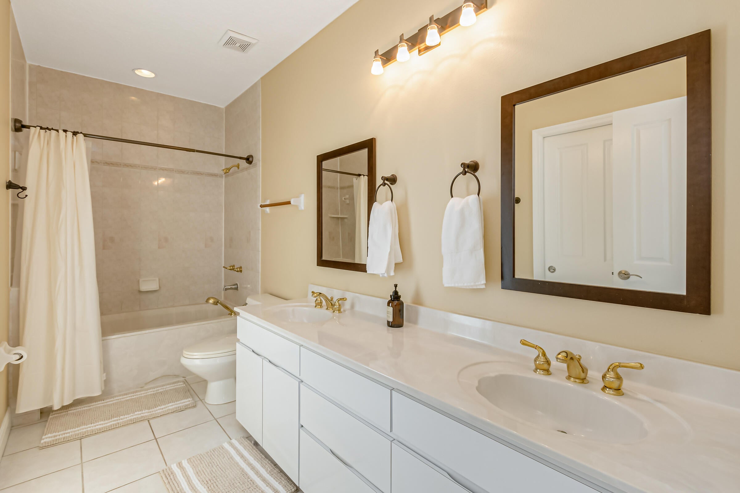 Satellite Beach, Florida, 32937, United States, 5 Bedrooms Bedrooms, ,5 BathroomsBathrooms,Residential,Active,1770170