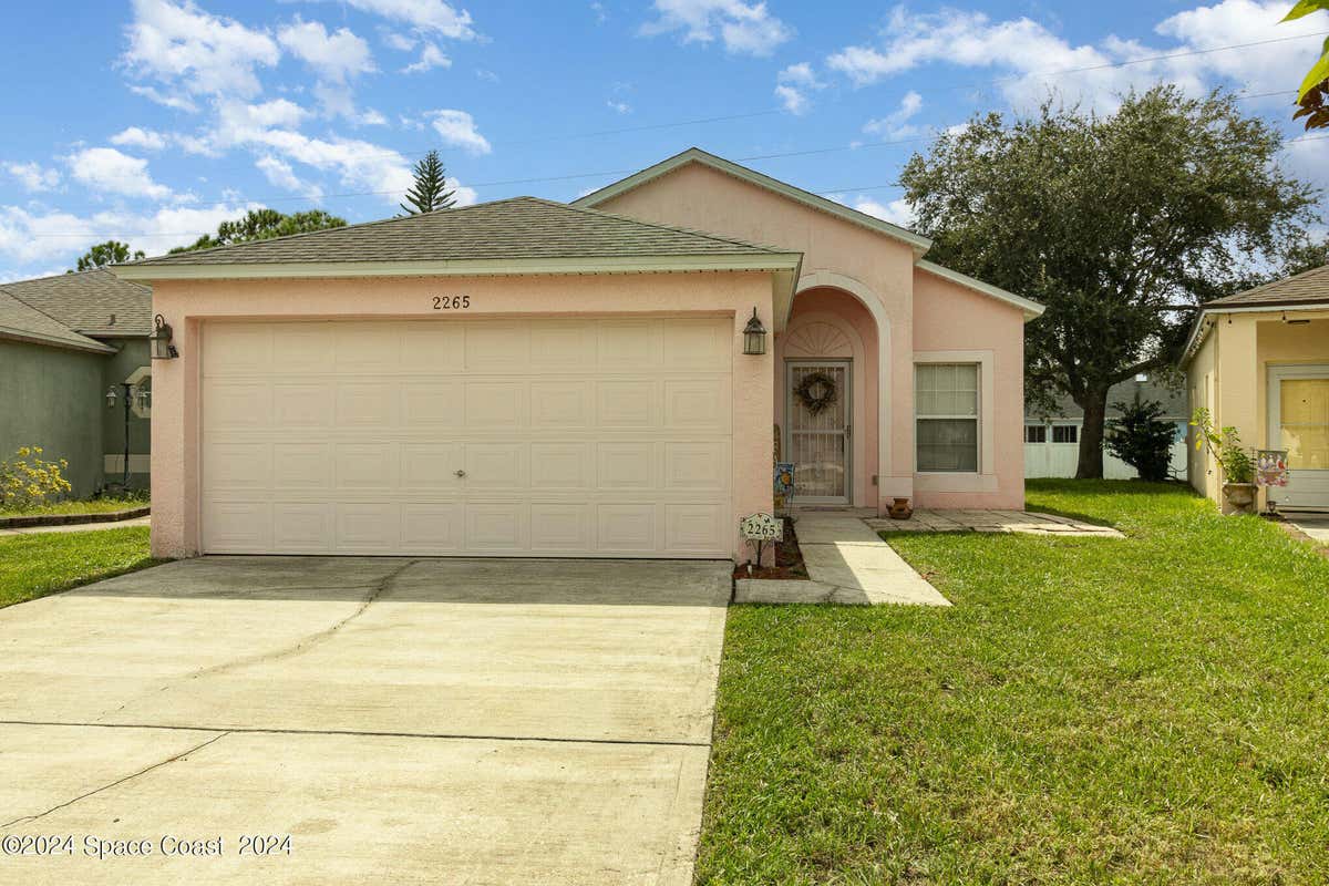 2265 WHISPER WIND CIR, MELBOURNE, FL 32935, photo 1 of 22