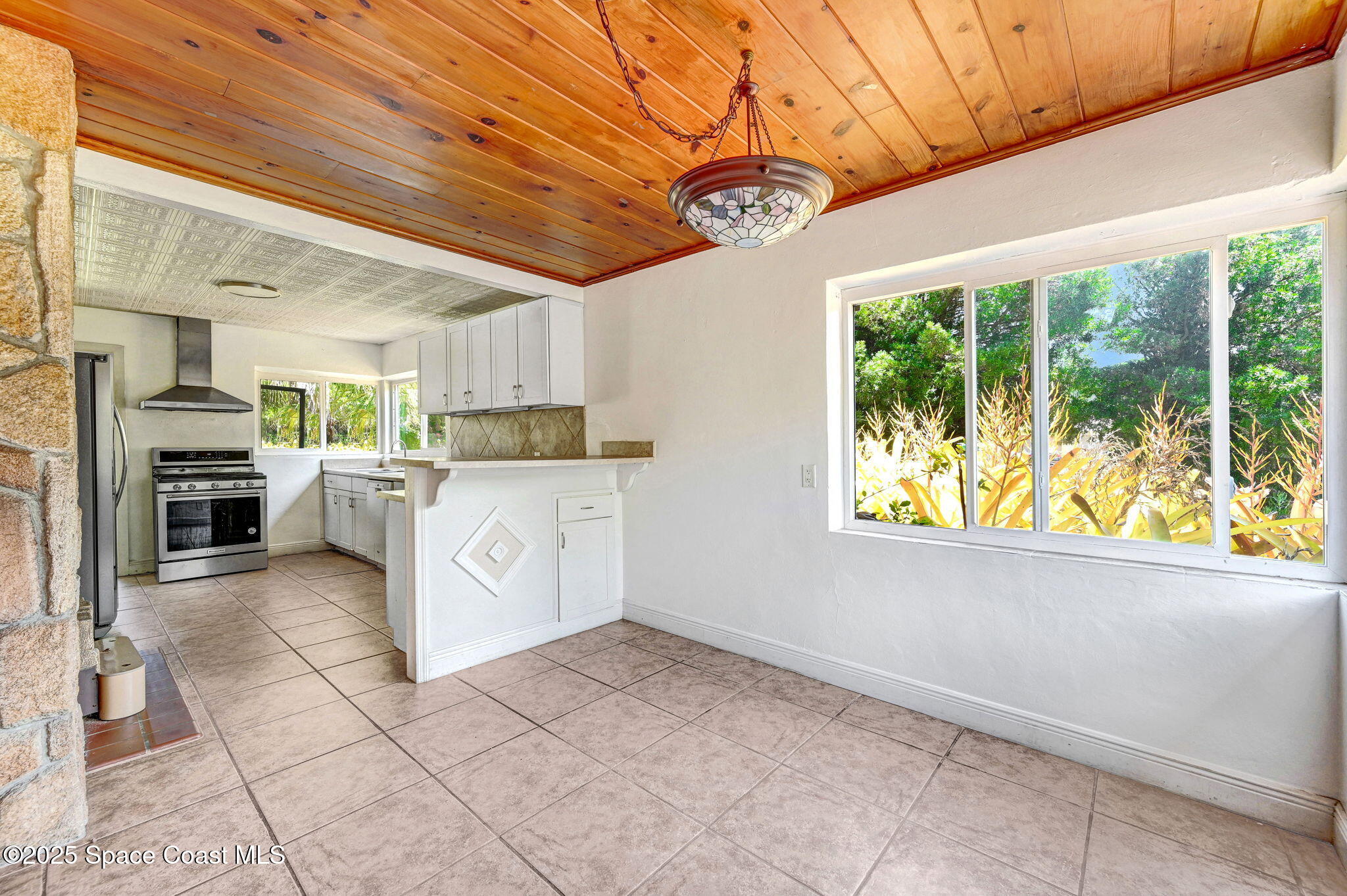 Indialantic, Florida, 32903, United States, 3 Bedrooms Bedrooms, ,2 BathroomsBathrooms,Residential,Active,1999941