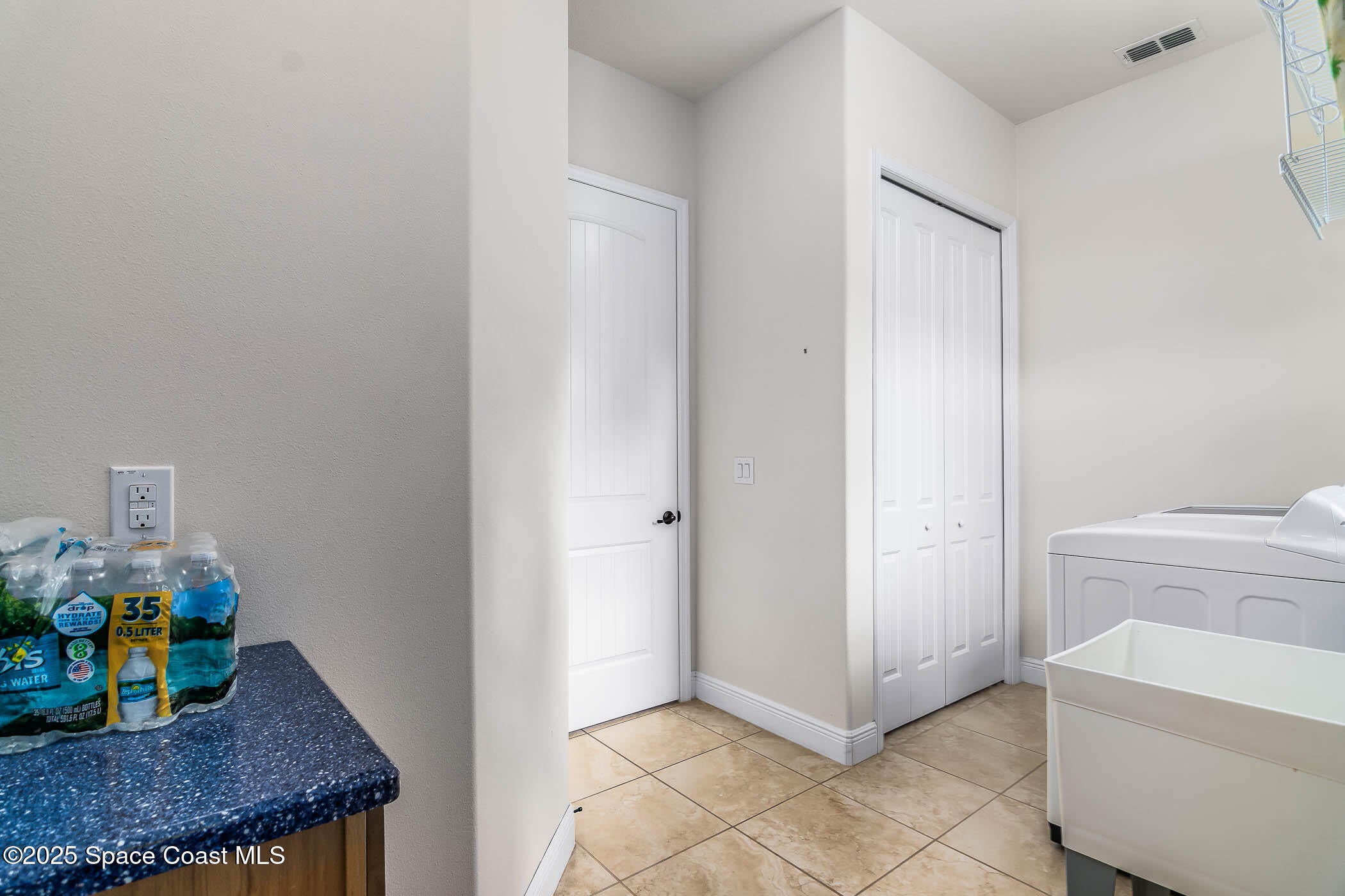 Rockledge, Florida, 32955, United States, 4 Bedrooms Bedrooms, ,3 BathroomsBathrooms,Residential,Contingent,2007057