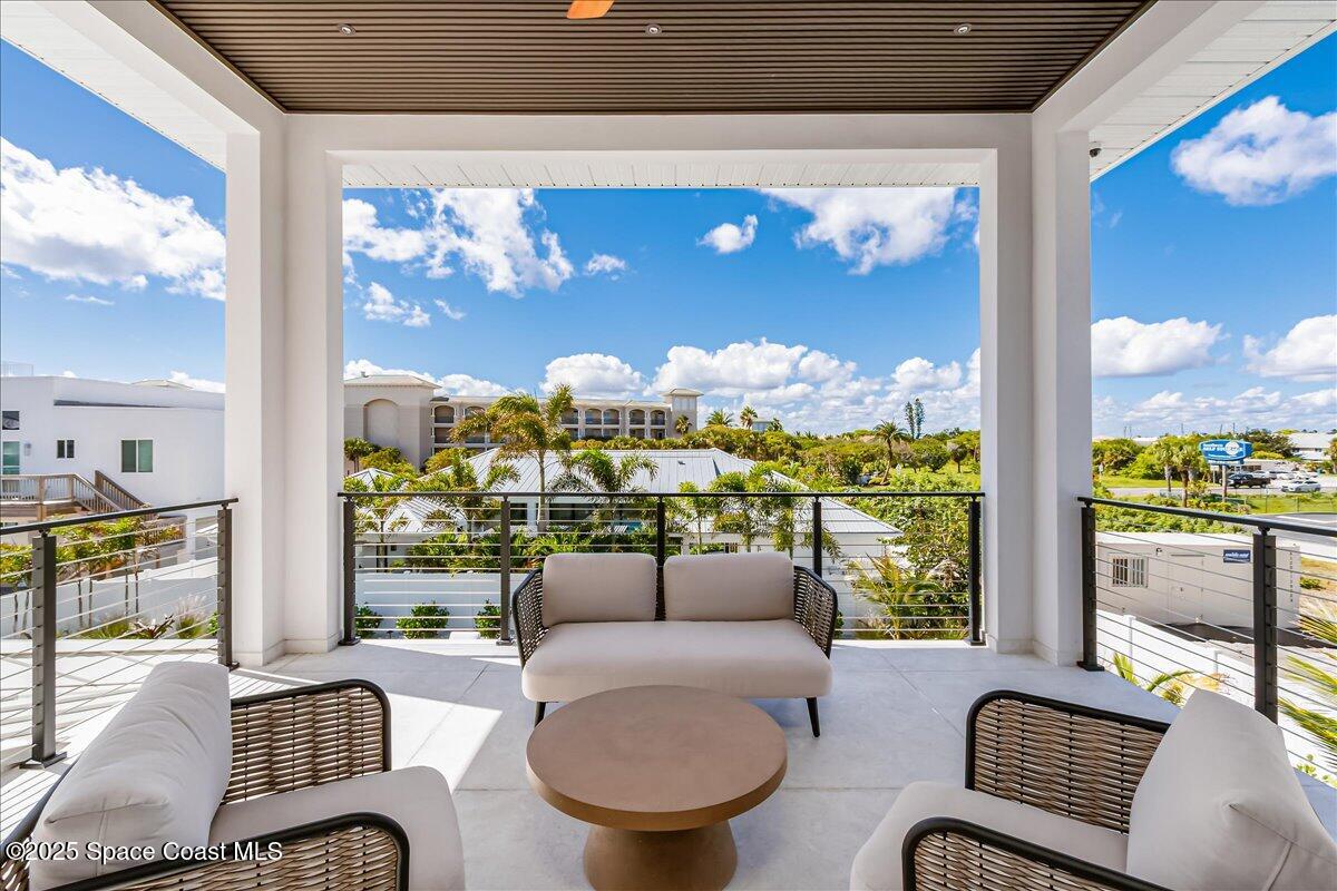 Cocoa Beach, Florida, 32931, United States, 5 Bedrooms Bedrooms, ,4 BathroomsBathrooms,Residential,Active,1954326