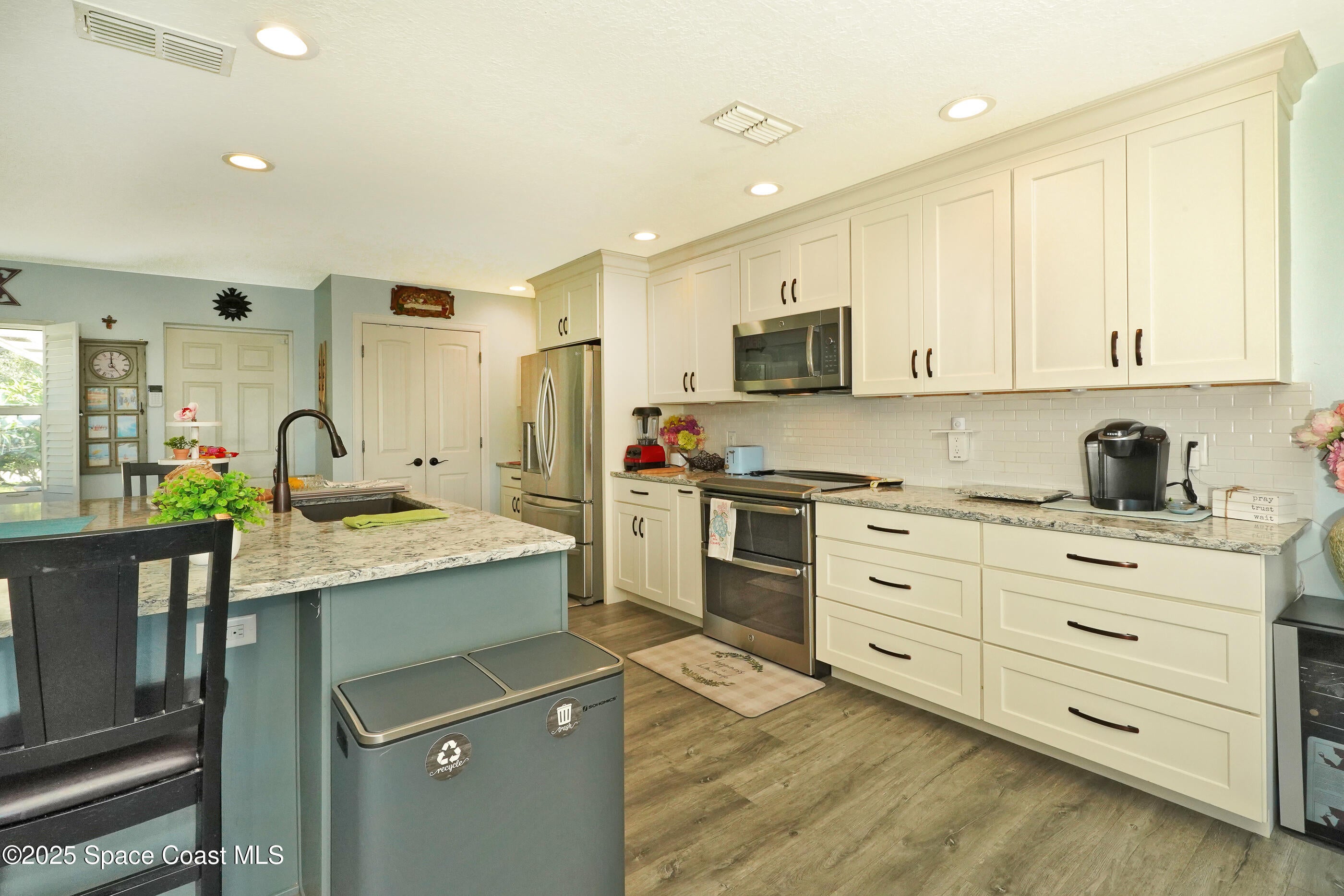 Cocoa Beach, Florida, 32931, United States, 4 Bedrooms Bedrooms, ,3 BathroomsBathrooms,Residential,Active,1898013