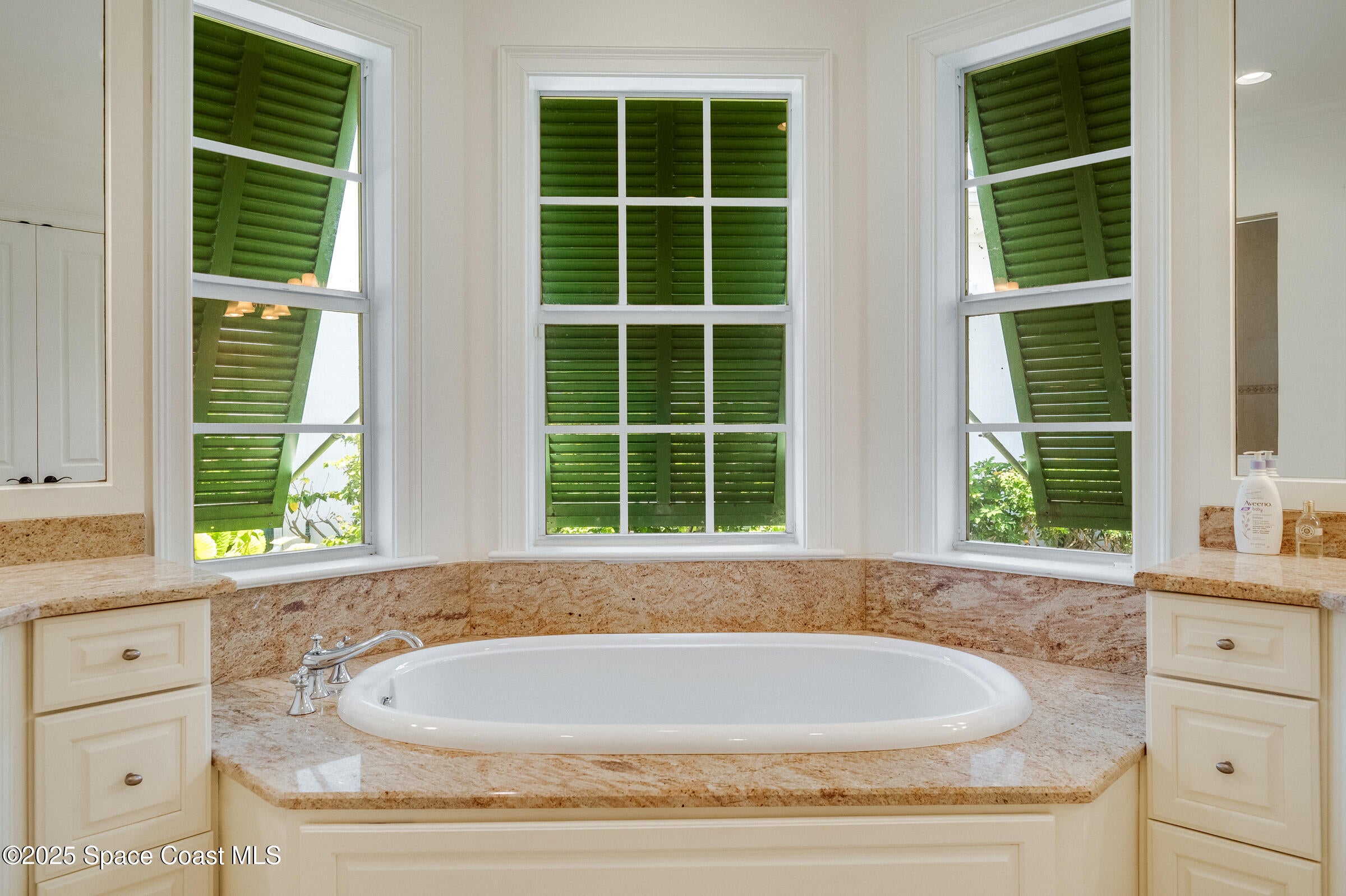 Indian River Shores, Florida, 32963, United States, 3 Bedrooms Bedrooms, ,4 BathroomsBathrooms,Residential,Active,1959953