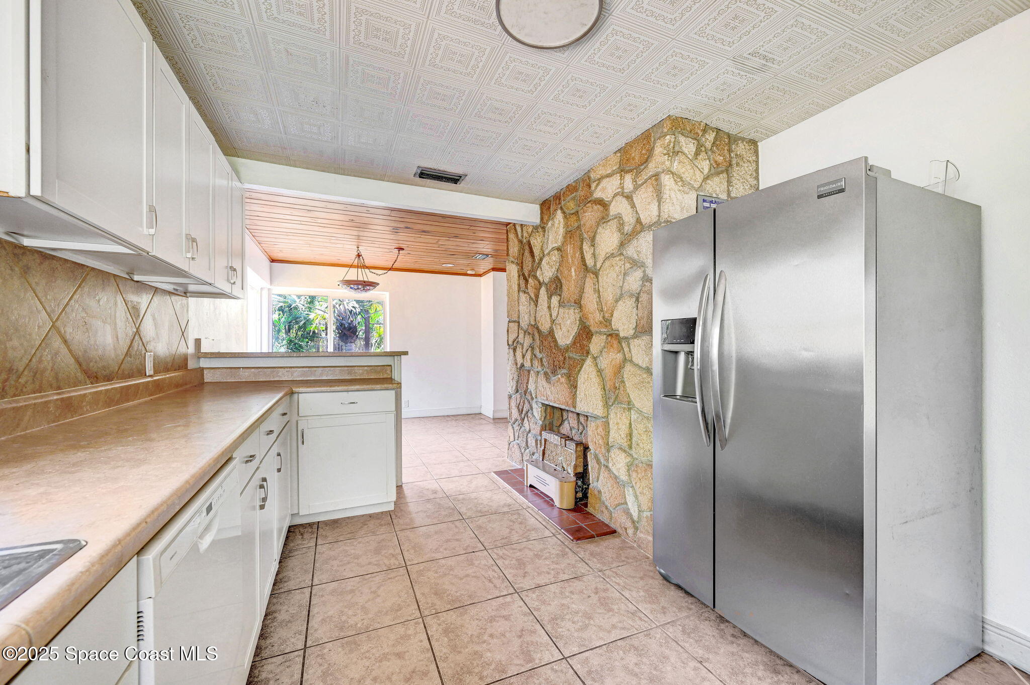 Indialantic, Florida, 32903, United States, 3 Bedrooms Bedrooms, ,2 BathroomsBathrooms,Residential,Active,1999941