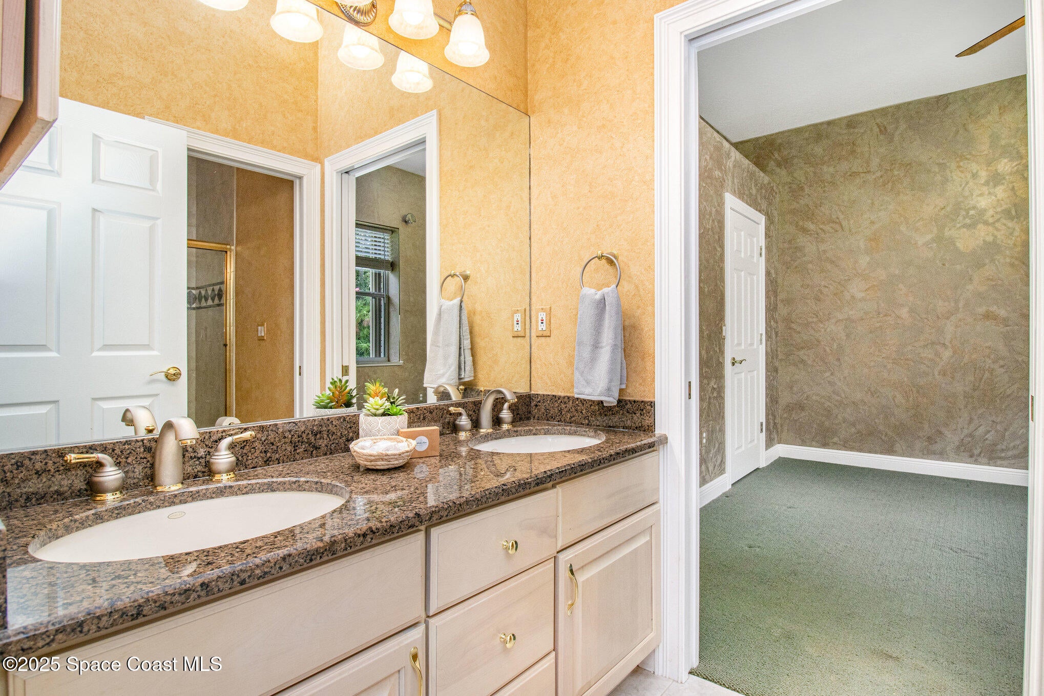 Palm Bay, Florida, 32909, United States, 5 Bedrooms Bedrooms, ,5 BathroomsBathrooms,Residential,Active,1914822