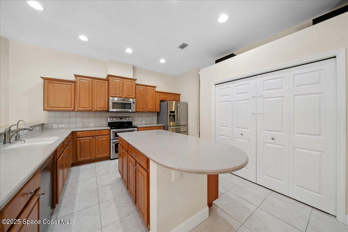 Indialantic, Florida, 32903, United States, 5 Bedrooms Bedrooms, ,4 BathroomsBathrooms,Residential,Active,1902942