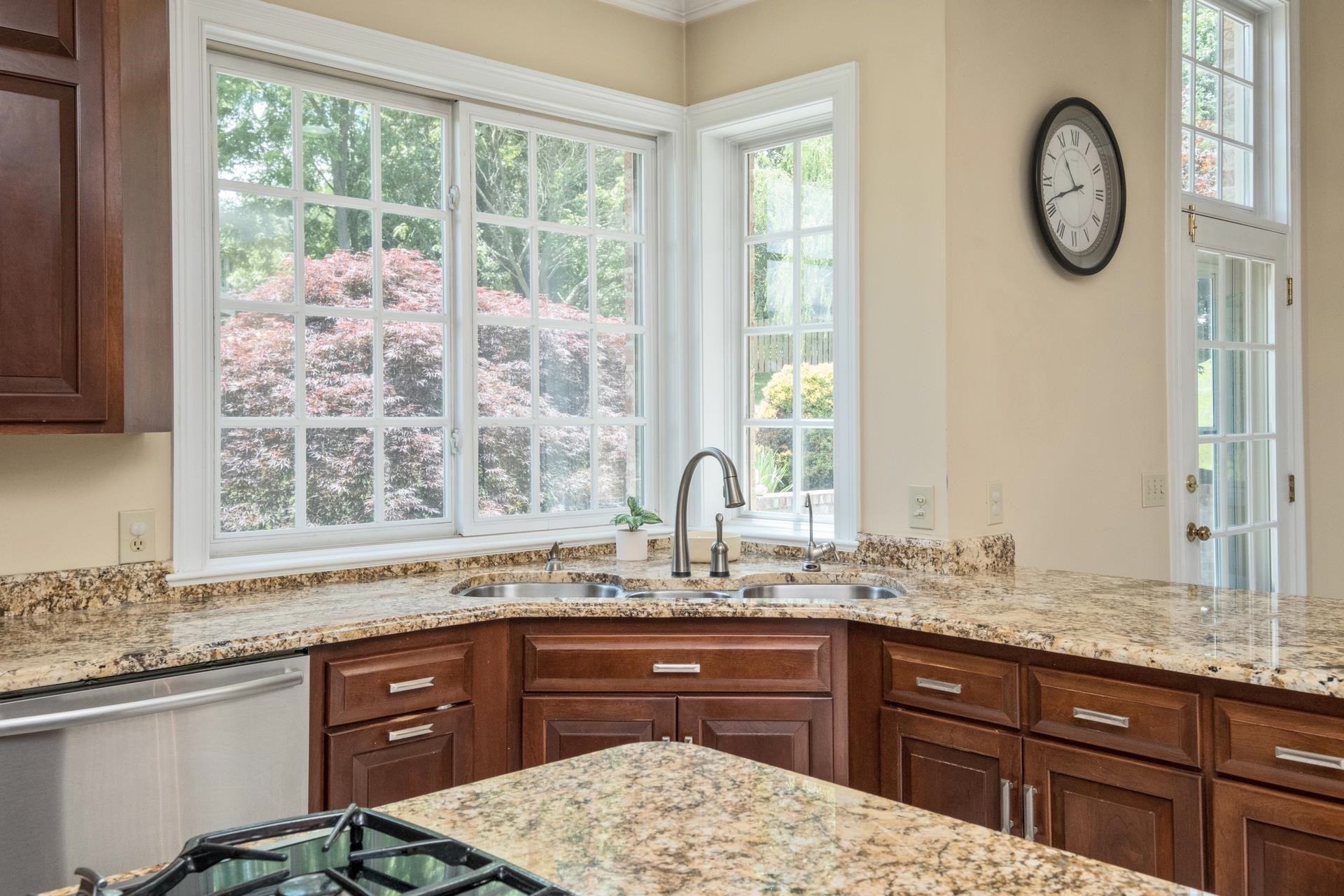 Rockingham, Virginia, 22801, United States, 5 Bedrooms Bedrooms, ,4 BathroomsBathrooms,Residential,Active,1852694
