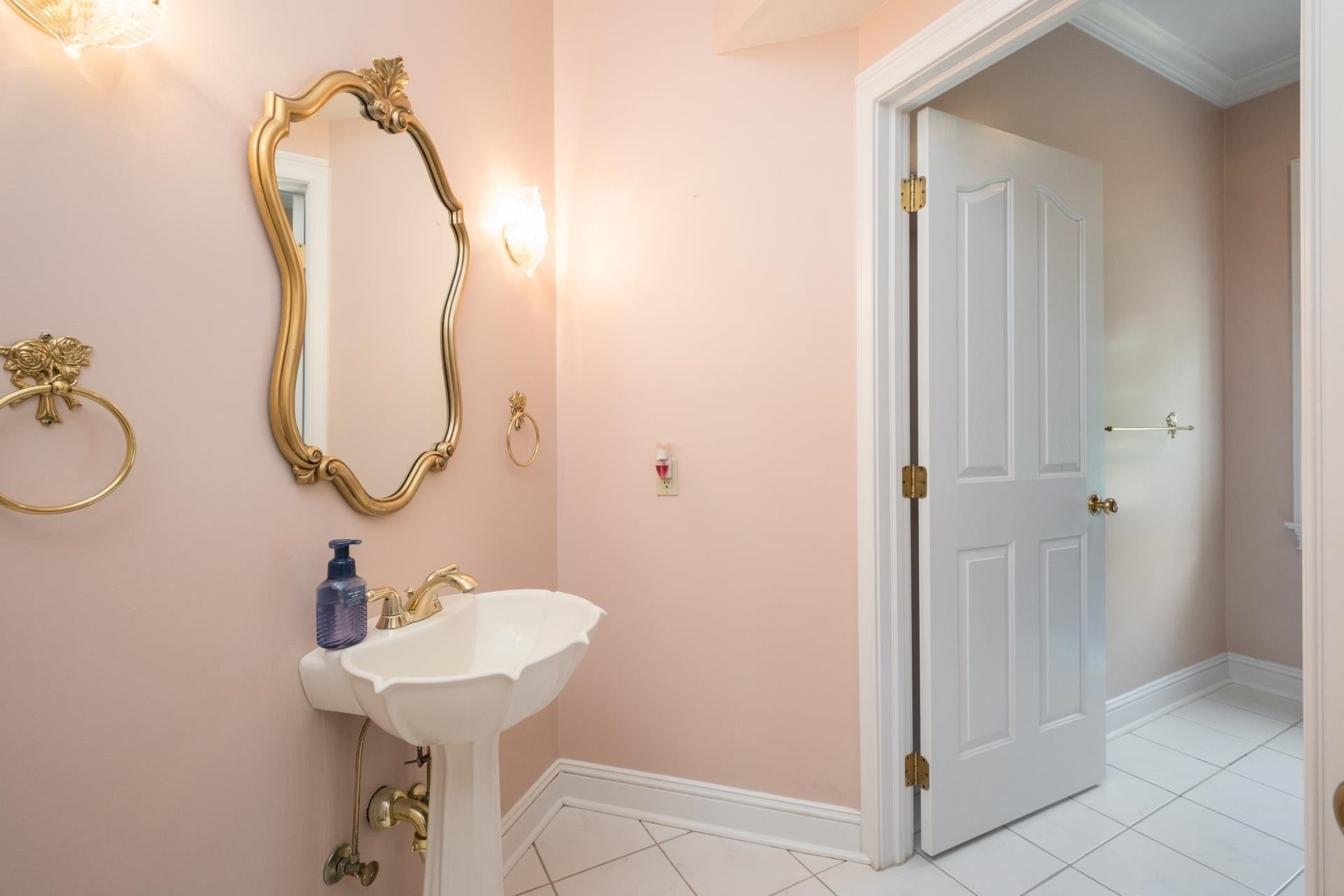 Rockingham, Virginia, 22801, United States, 5 Bedrooms Bedrooms, ,4 BathroomsBathrooms,Residential,Active,1973274