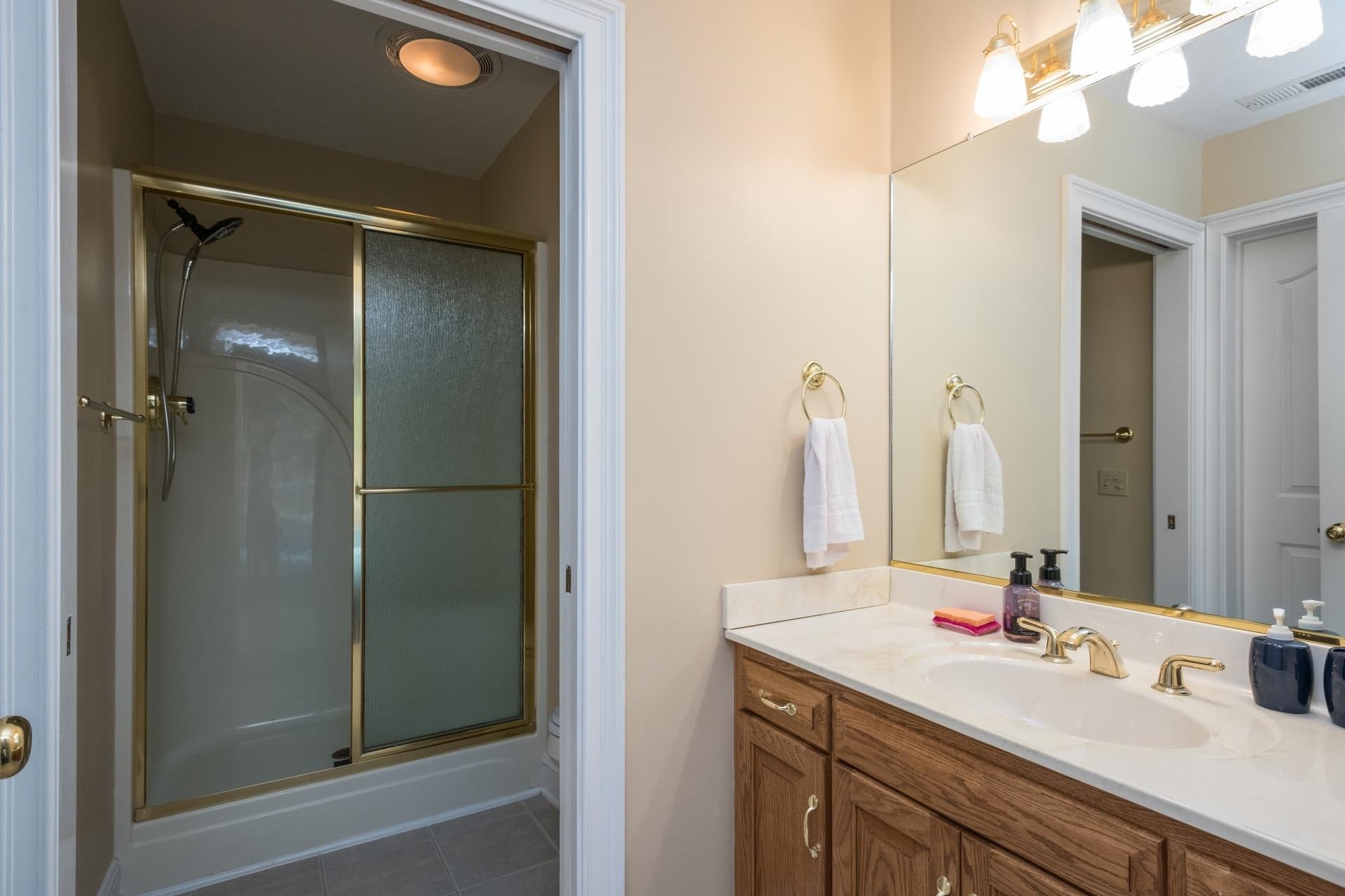 Rockingham, Virginia, 22801, United States, 5 Bedrooms Bedrooms, ,4 BathroomsBathrooms,Residential,Active,1973274