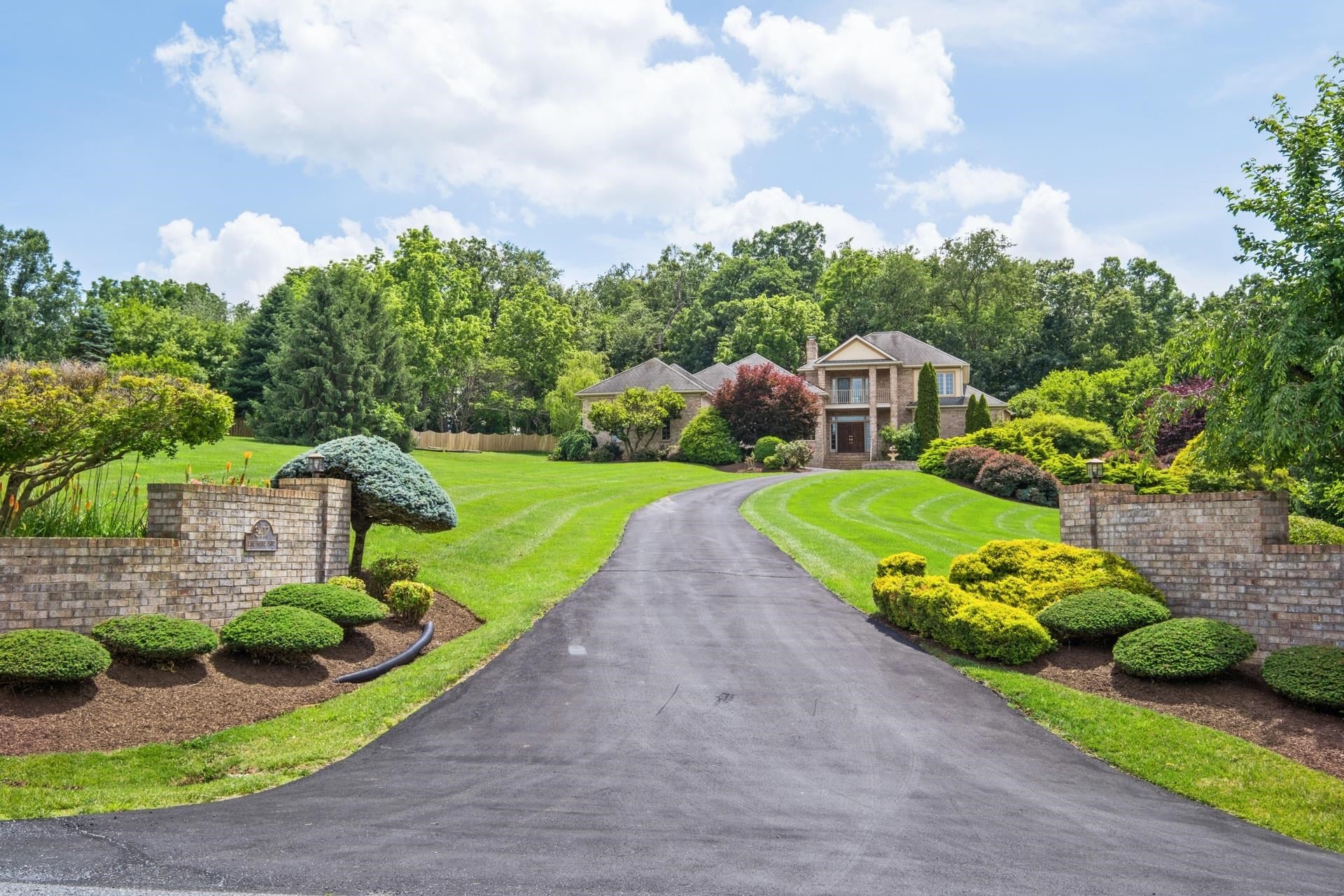 Rockingham, Virginia, 22801, United States, 5 Bedrooms Bedrooms, ,4 BathroomsBathrooms,Residential,Active,1852694