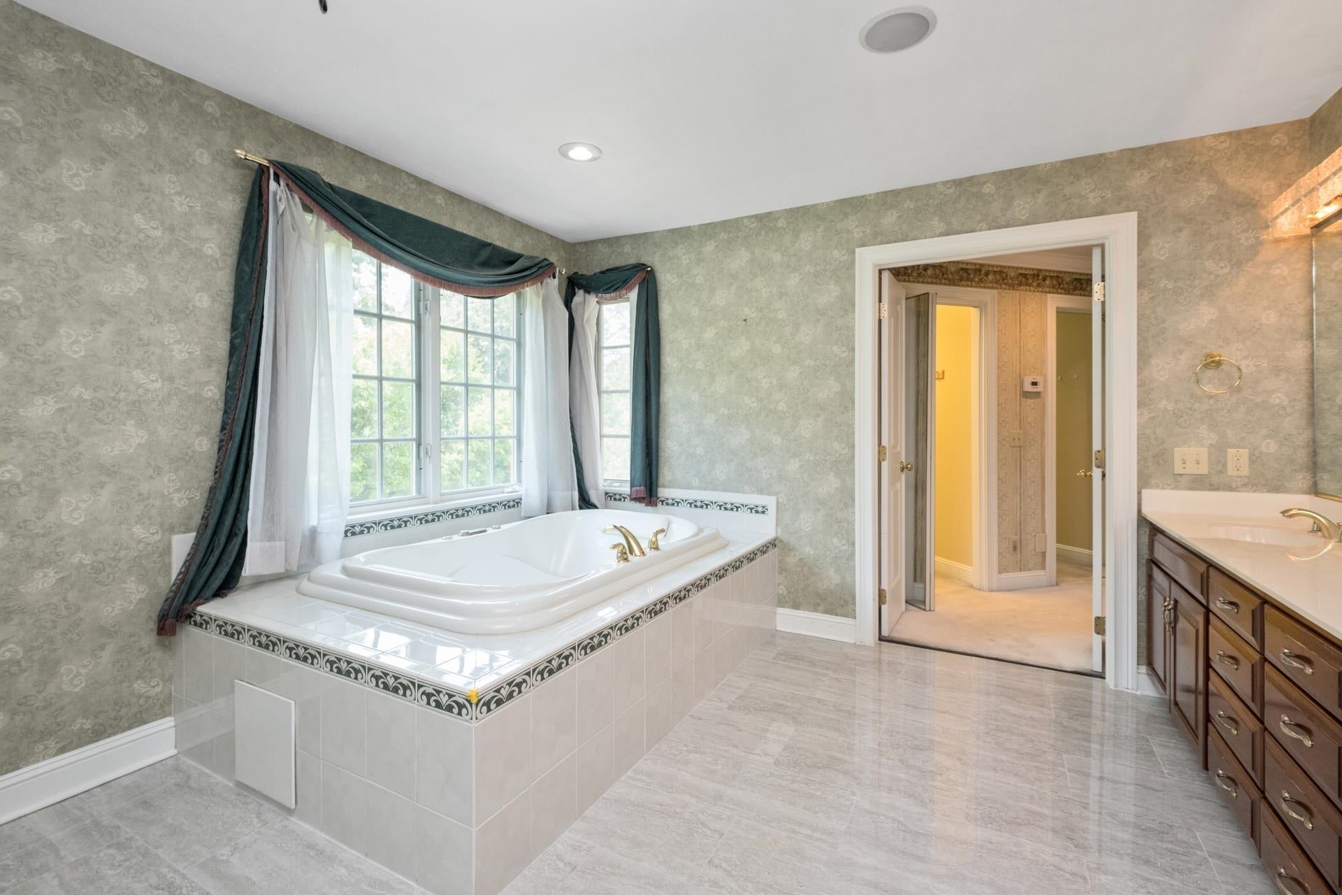 Rockingham, Virginia, 22801, United States, 5 Bedrooms Bedrooms, ,4 BathroomsBathrooms,Residential,Active,1973274