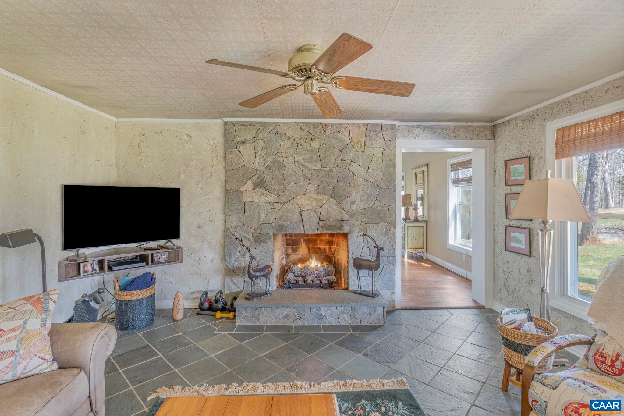 Dillwyn, Virginia, 23936, United States, 5 Bedrooms Bedrooms, ,3 BathroomsBathrooms,Residential,Active,1739738