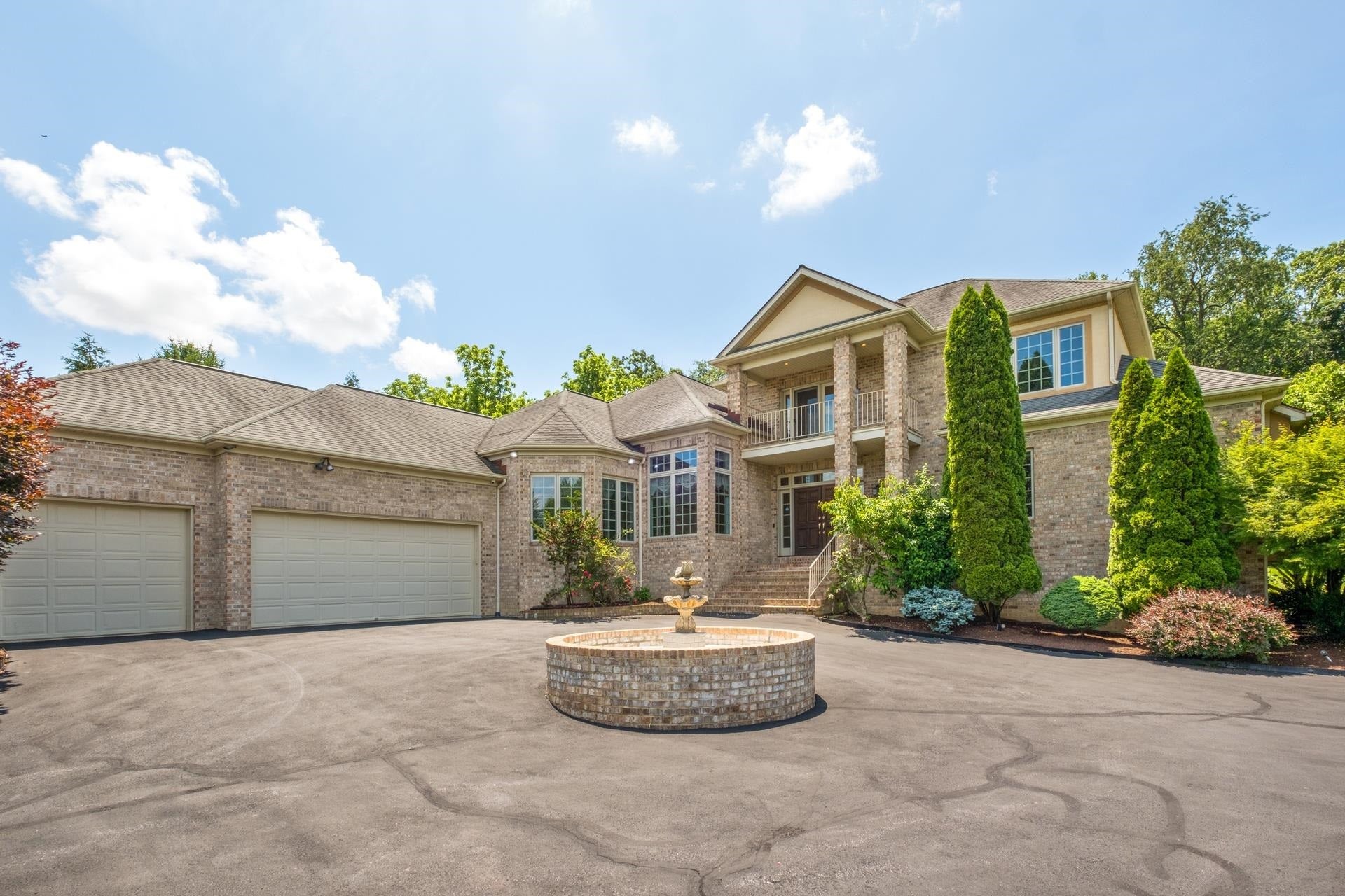 Rockingham, Virginia, 22801, United States, 5 Bedrooms Bedrooms, ,4 BathroomsBathrooms,Residential,Active,1973274