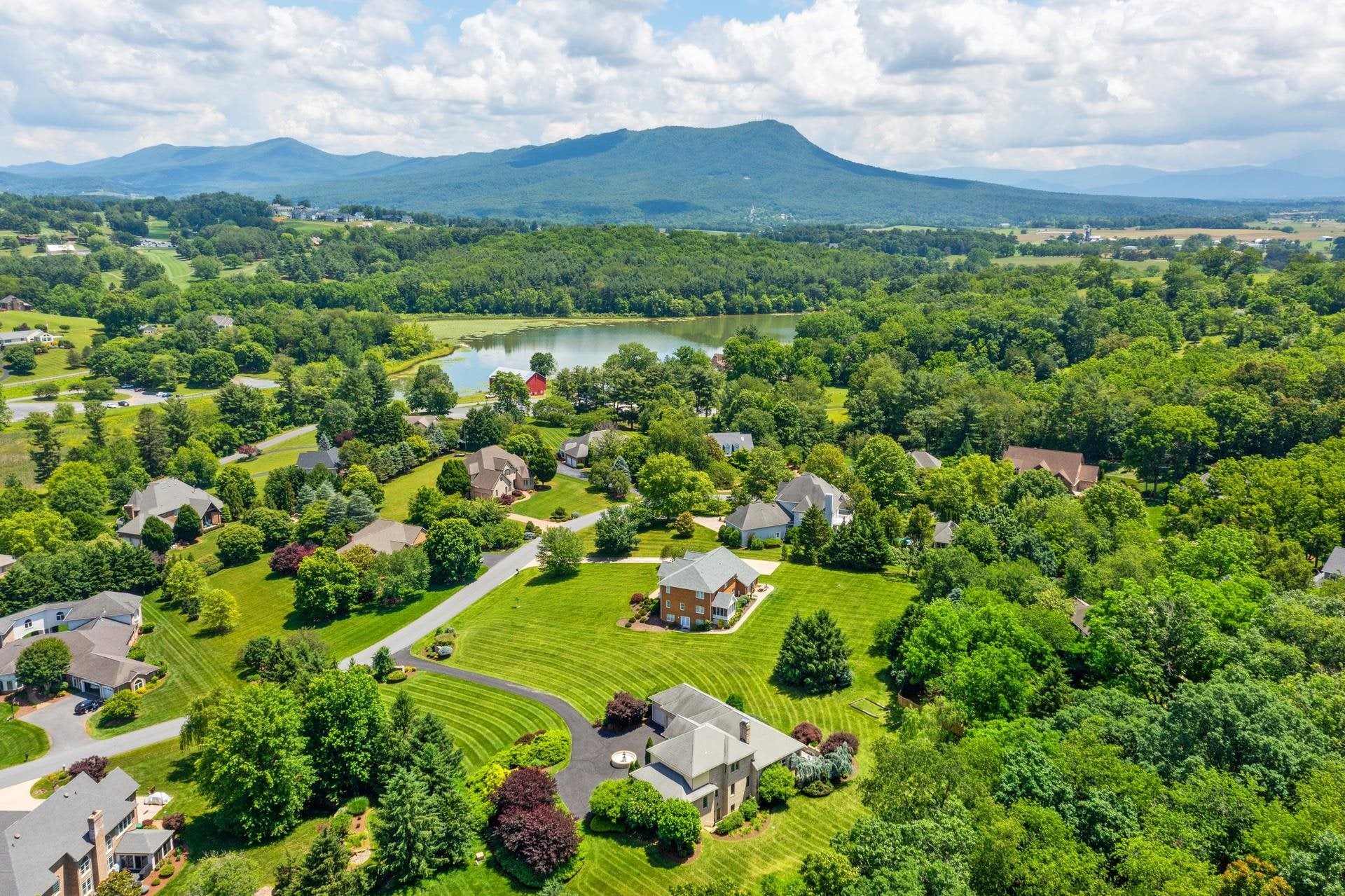 Rockingham, Virginia, 22801, United States, 5 Bedrooms Bedrooms, ,4 BathroomsBathrooms,Residential,Active,1852694