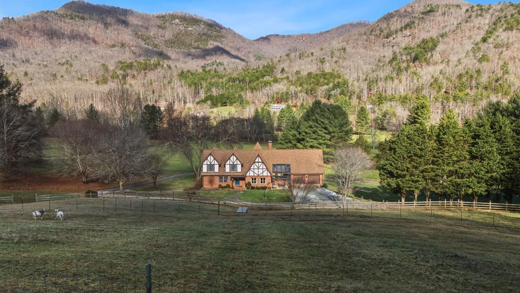 Franklin, North Carolina, 28734, United States, 3 Bedrooms Bedrooms, ,4 BathroomsBathrooms,Residential,Active,2007026