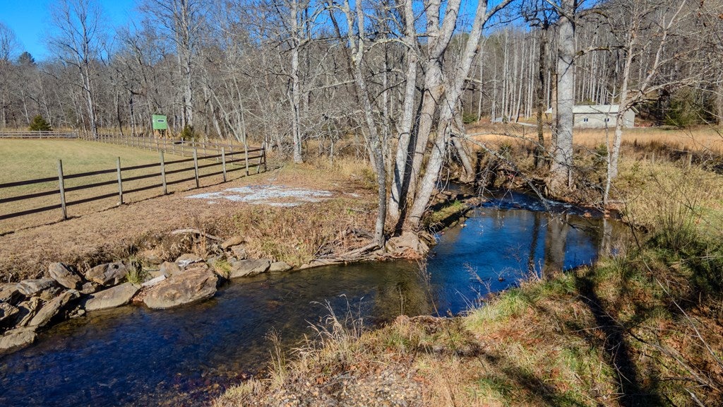 Otto, North Carolina, 28763, United States, 4 Bedrooms Bedrooms, ,6 BathroomsBathrooms,Residential,Active,2007240